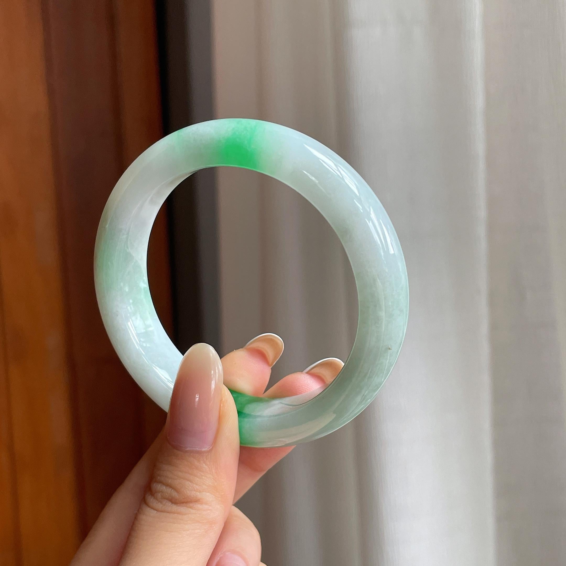 糯冰白底青翡翠平安镯（52.6mm)（yc414516）