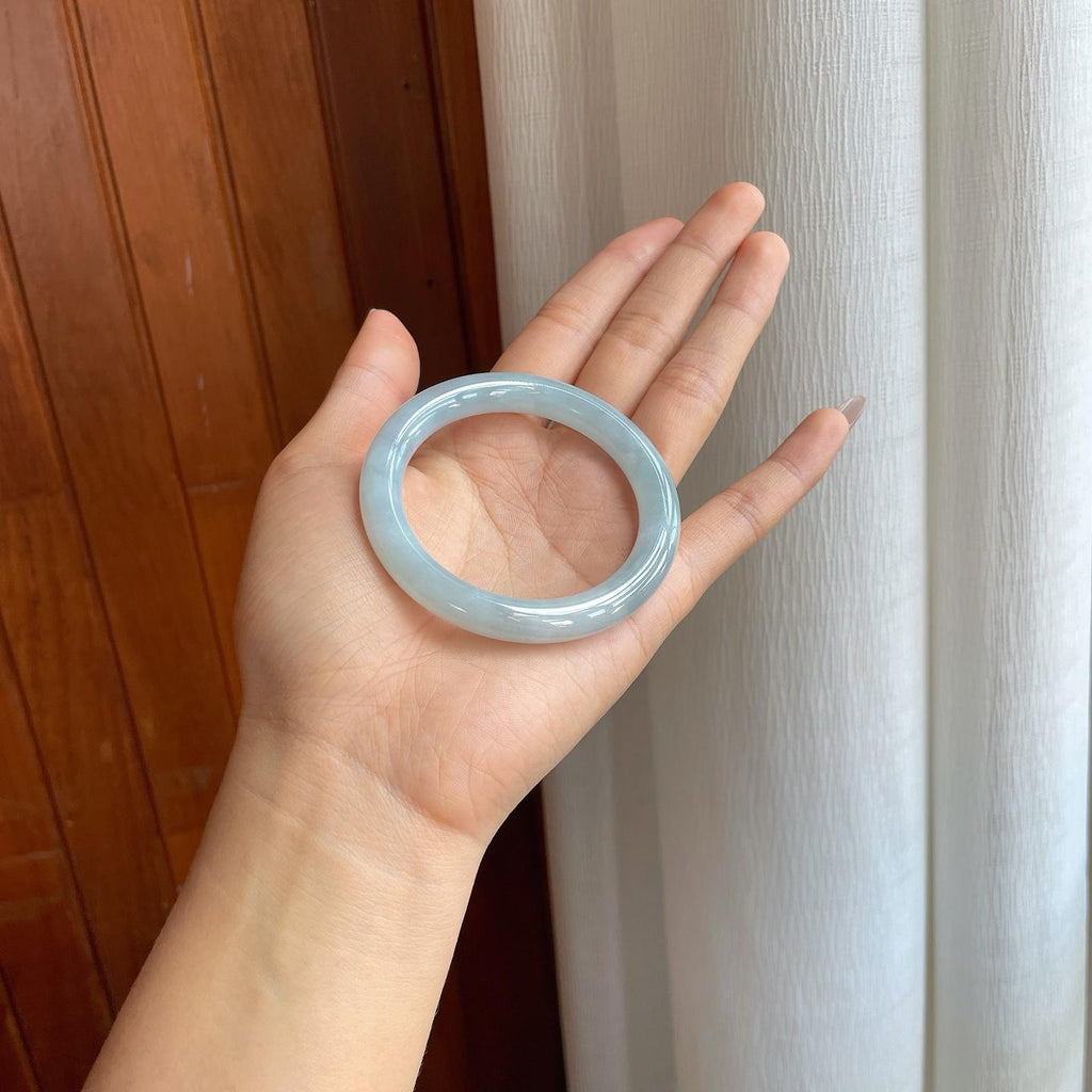 糯冰蓝底翡翠圆条手镯（51.8mm）（yc312899）