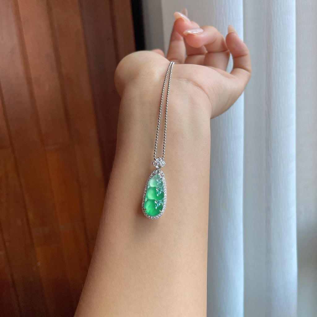 18k金镶冰种带色翡翠豆子（yc241858）