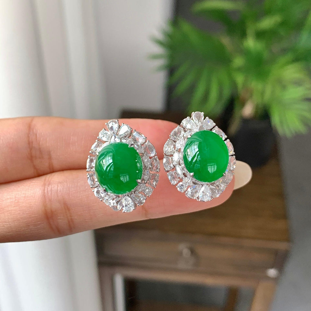 18K金钻镶糯冰种满绿蛋面耳钉（yc248204）
