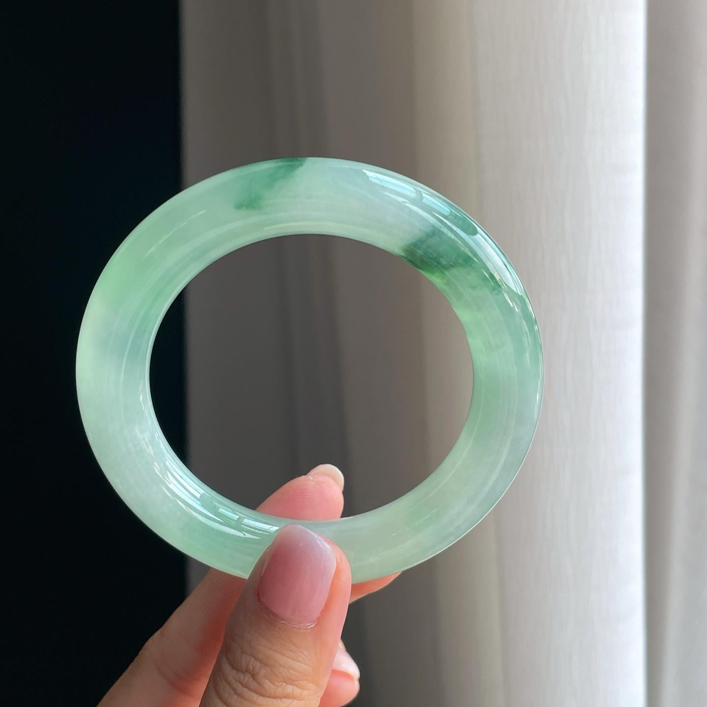 糯冰种晴底飘花翡翠圆条手镯（55.3mm）（yc380332）
