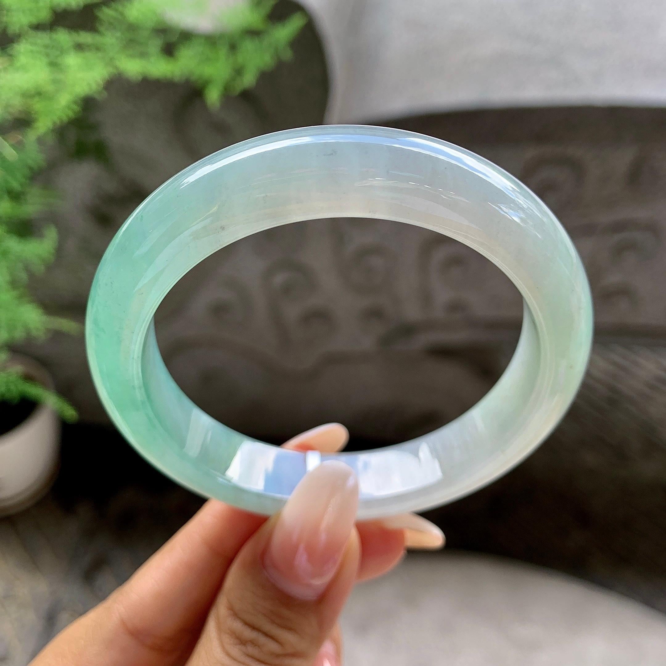 糯冰种湖水绿平安镯（56.8mm）（yc203702）