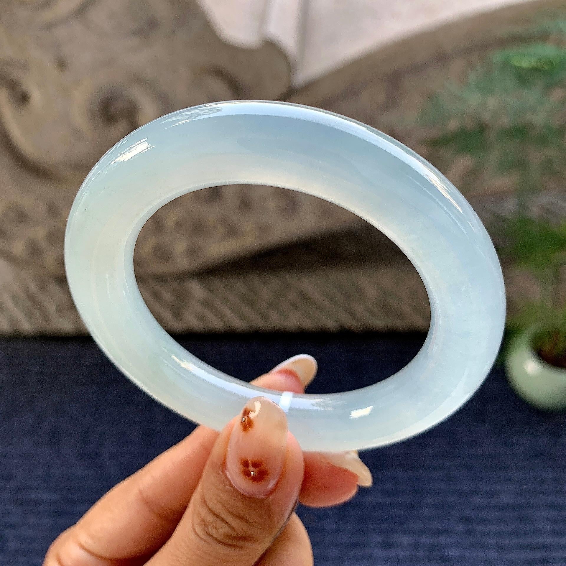 糯冰种带底色圆条手镯（55.4mm）（yc249379）