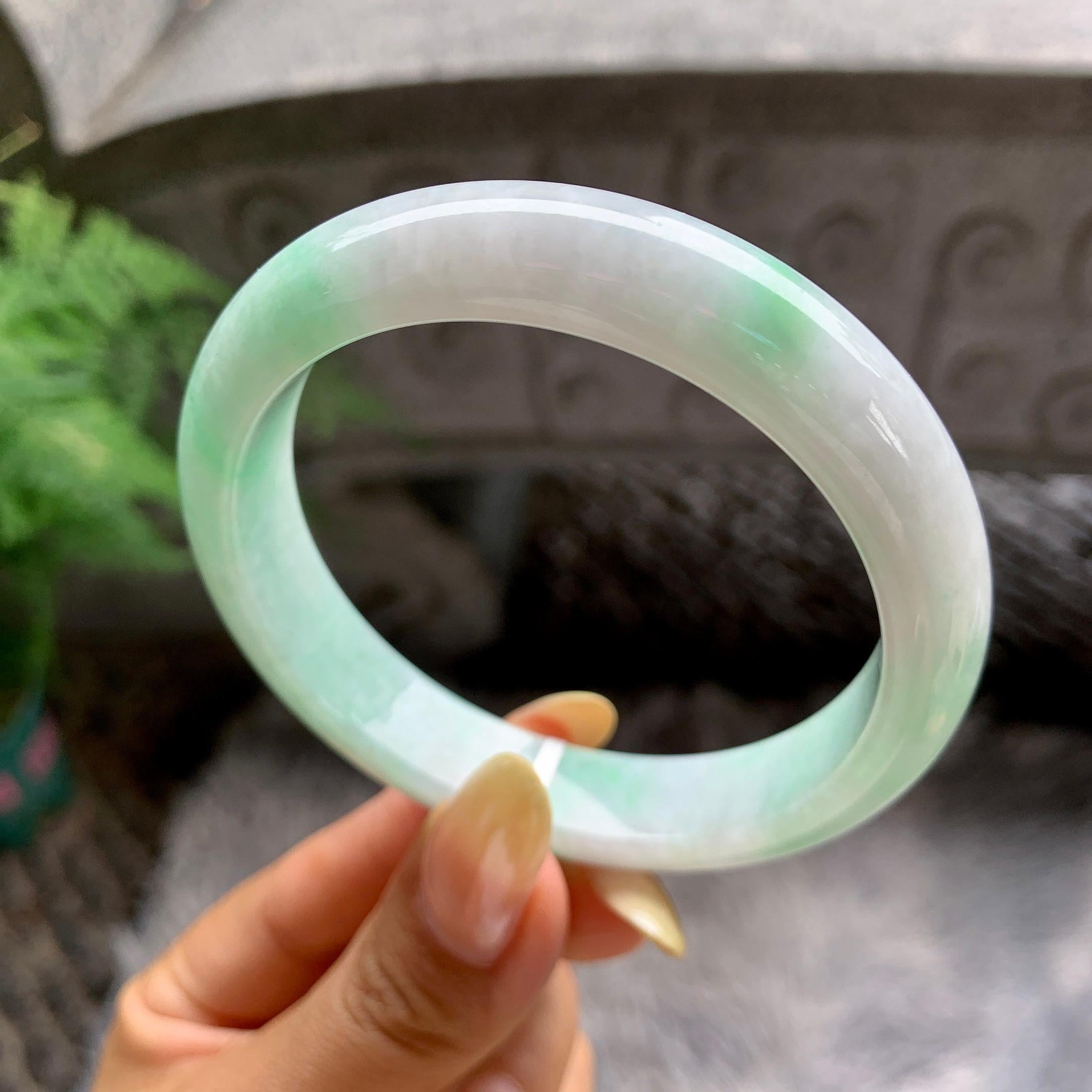 细糯种飘绿正圈平安镯57.6圈 天然缅甸A货翡翠（yc481914）