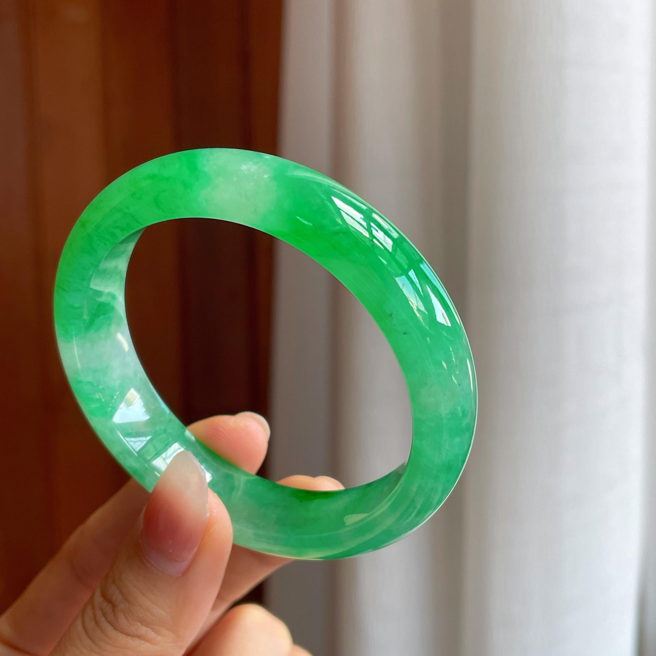 冰种阳绿翡翠平安镯（57mm)（yc319509）
