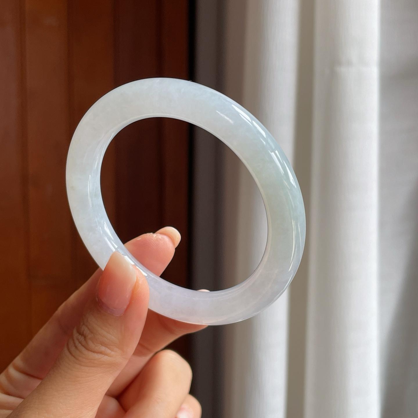 糯冰带底色翡翠圆条手镯（54.5mm）（yc407615）