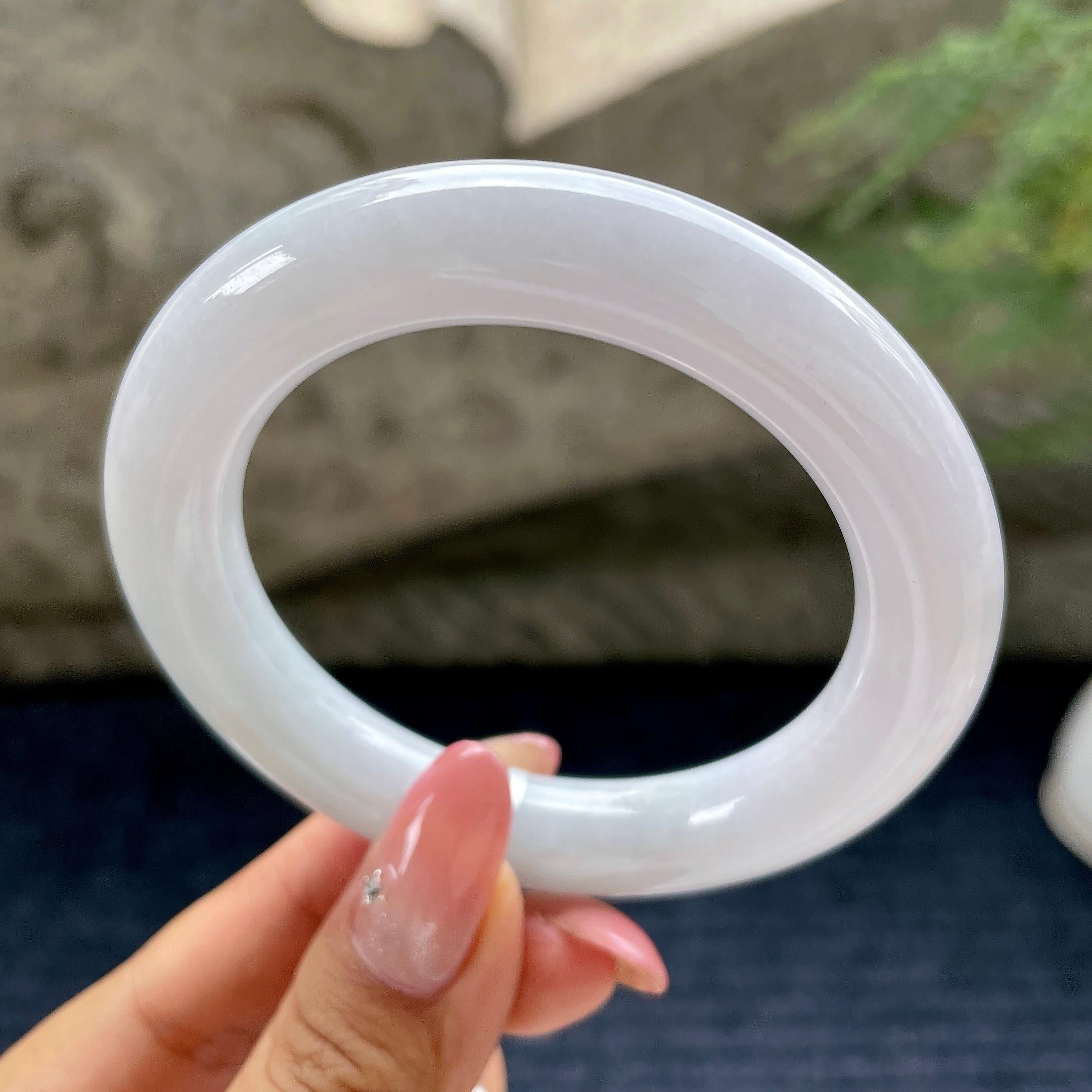 细糯种带底色圆条手镯54.4圈        天然缅甸A货翡翠（yc433533）