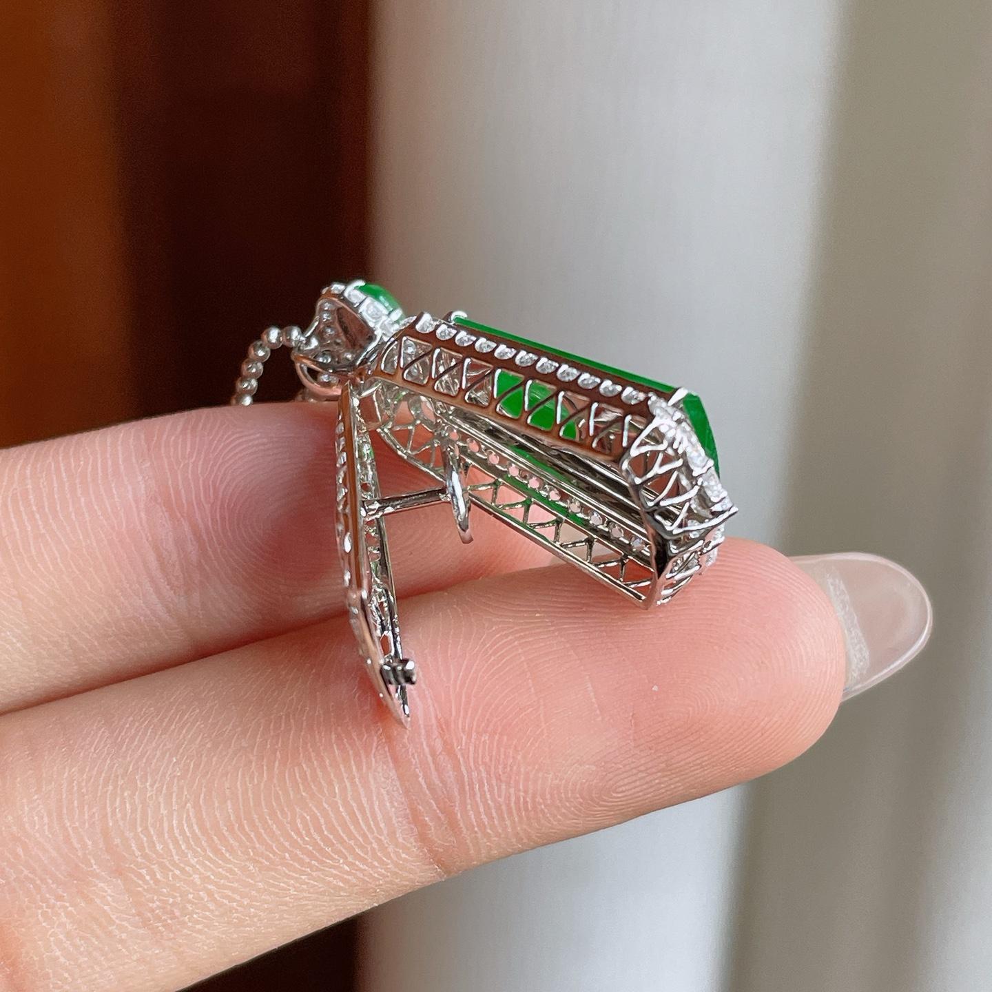 18k真金真钻镶糯冰满绿翡翠无事牌（yc246176）