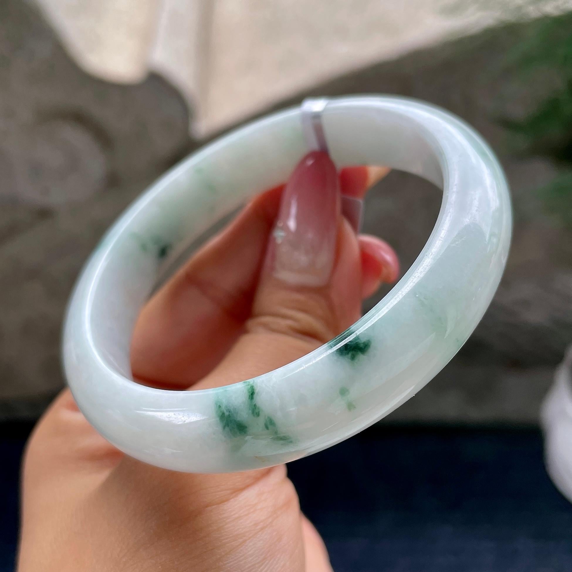 大圈口       细糯种飘花正圈平安镯59.6圈         天然缅甸A货翡翠（yc444711）