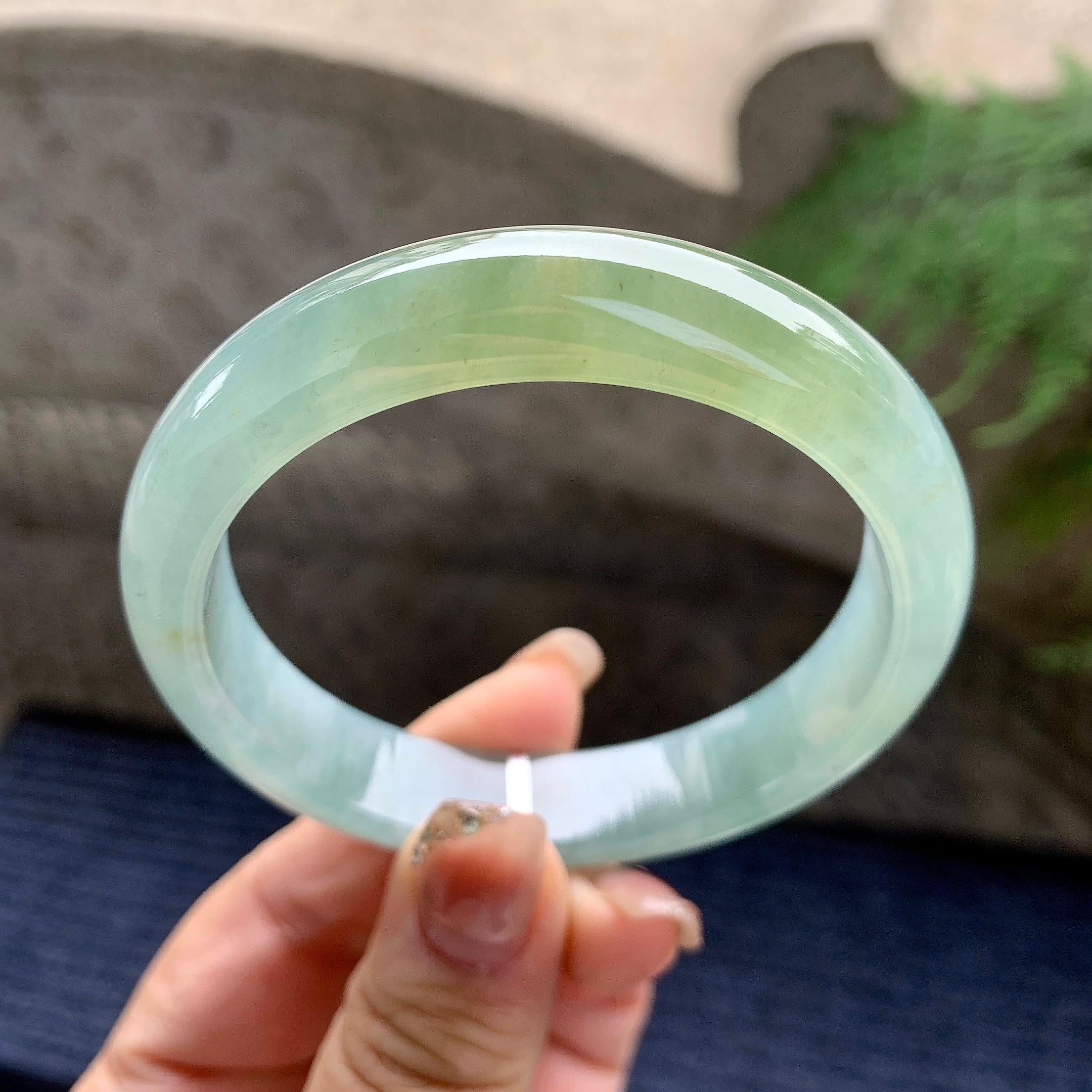 糯冰种晴底黄翡平安镯（57.7mm）（yc297955）