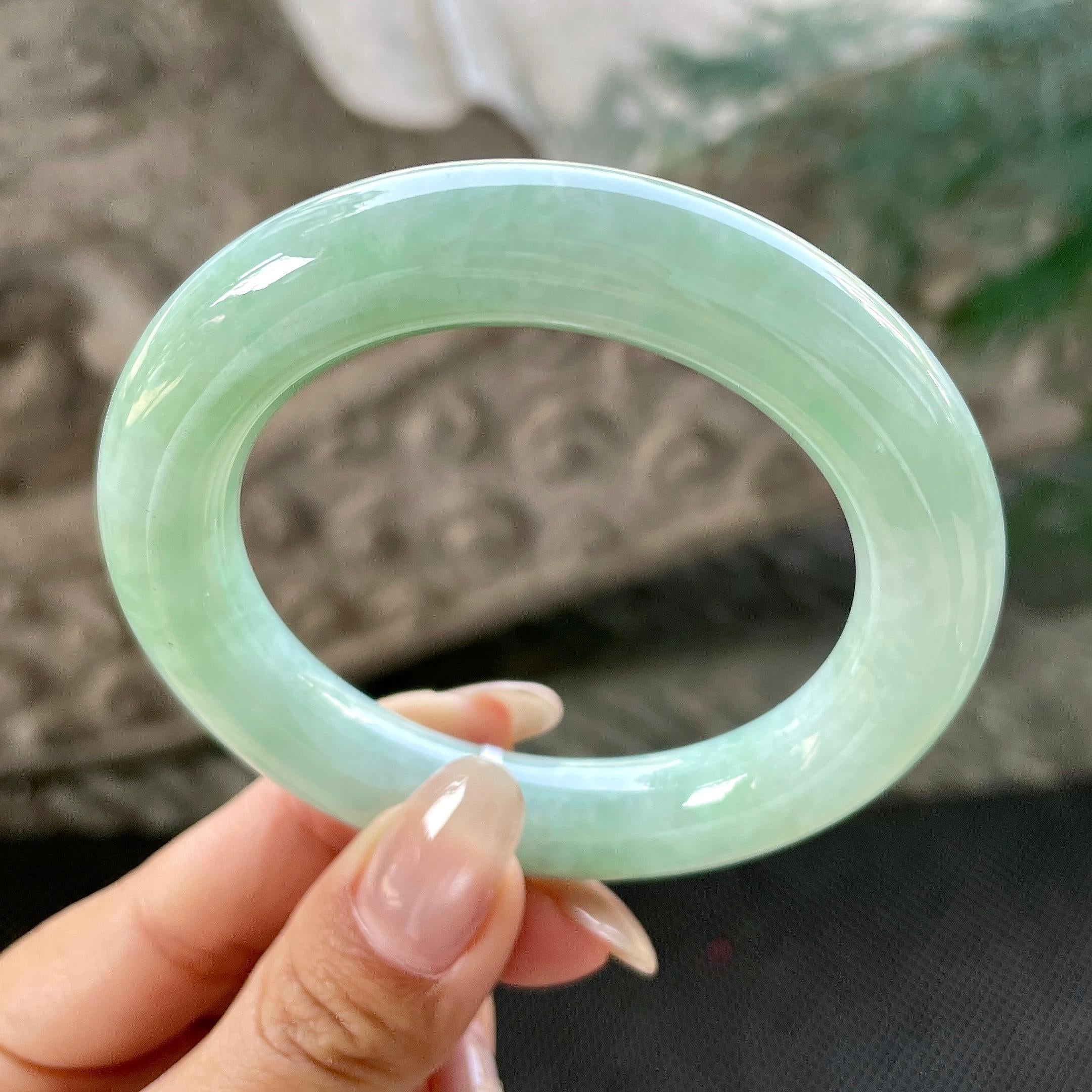 糯种晴底圆条手镯54.8圈    天然缅甸A货翡翠（yc348229）