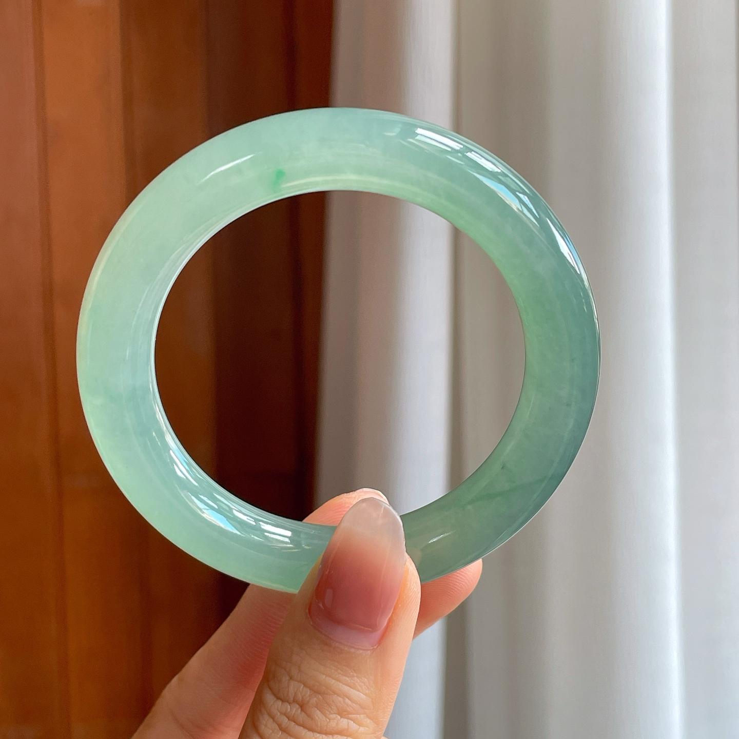 冰种湖水绿翡翠圆条手镯（53.5mm）（yc318633）