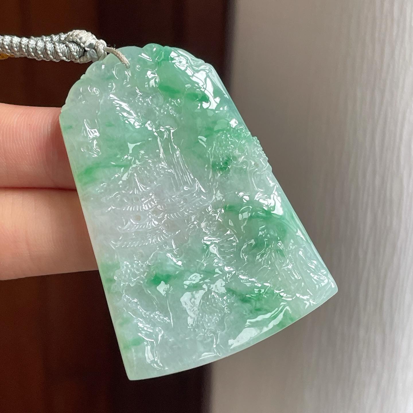 糯冰飘绿花翡翠山水牌（yc260377）