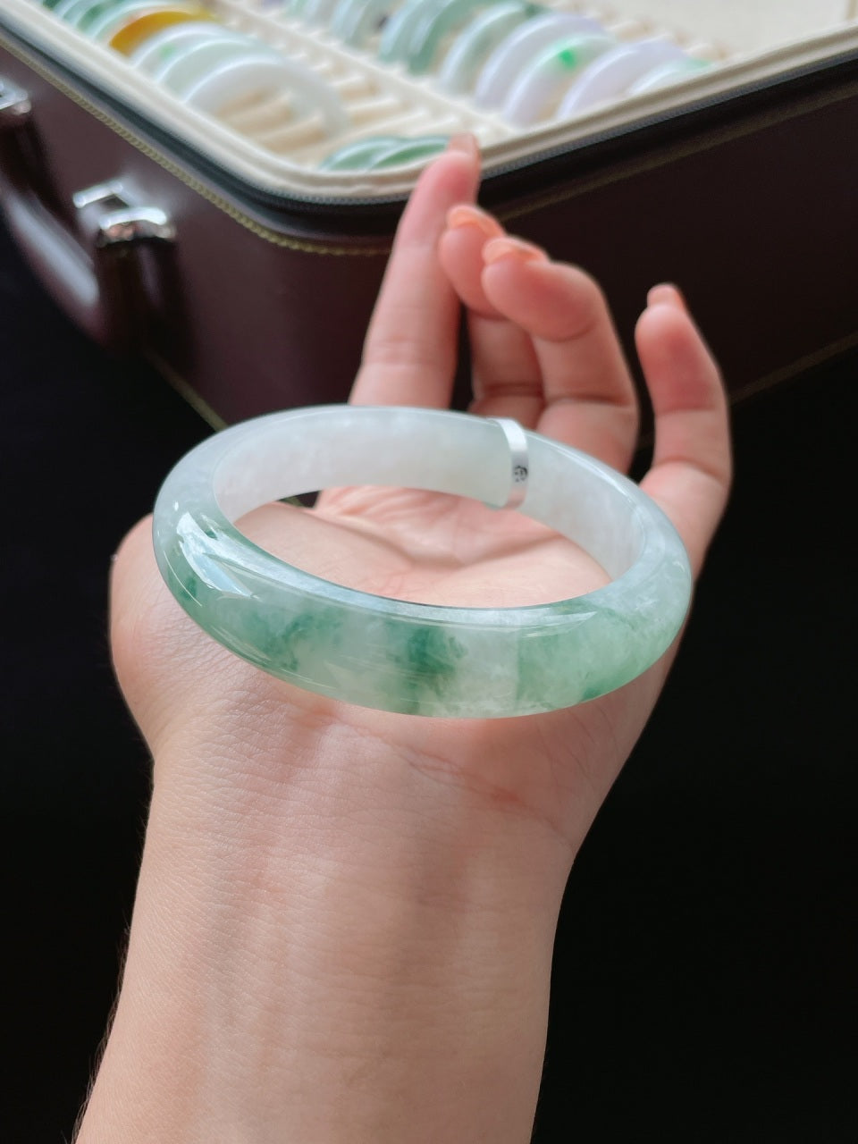 冰种飘绿花正圈翡翠手镯（58.1mm）（yc016639）