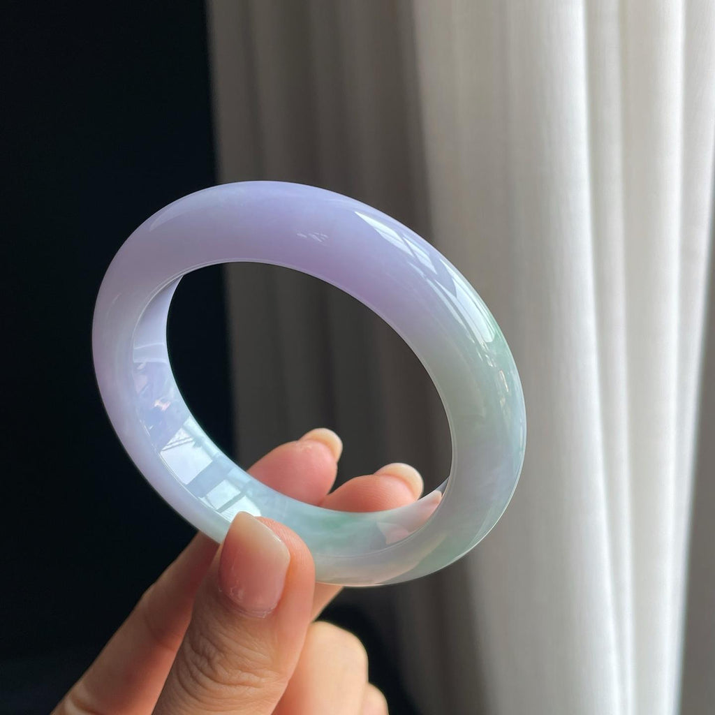 糯冰春带彩翡翠平安镯（53.4mm)（yc389553）