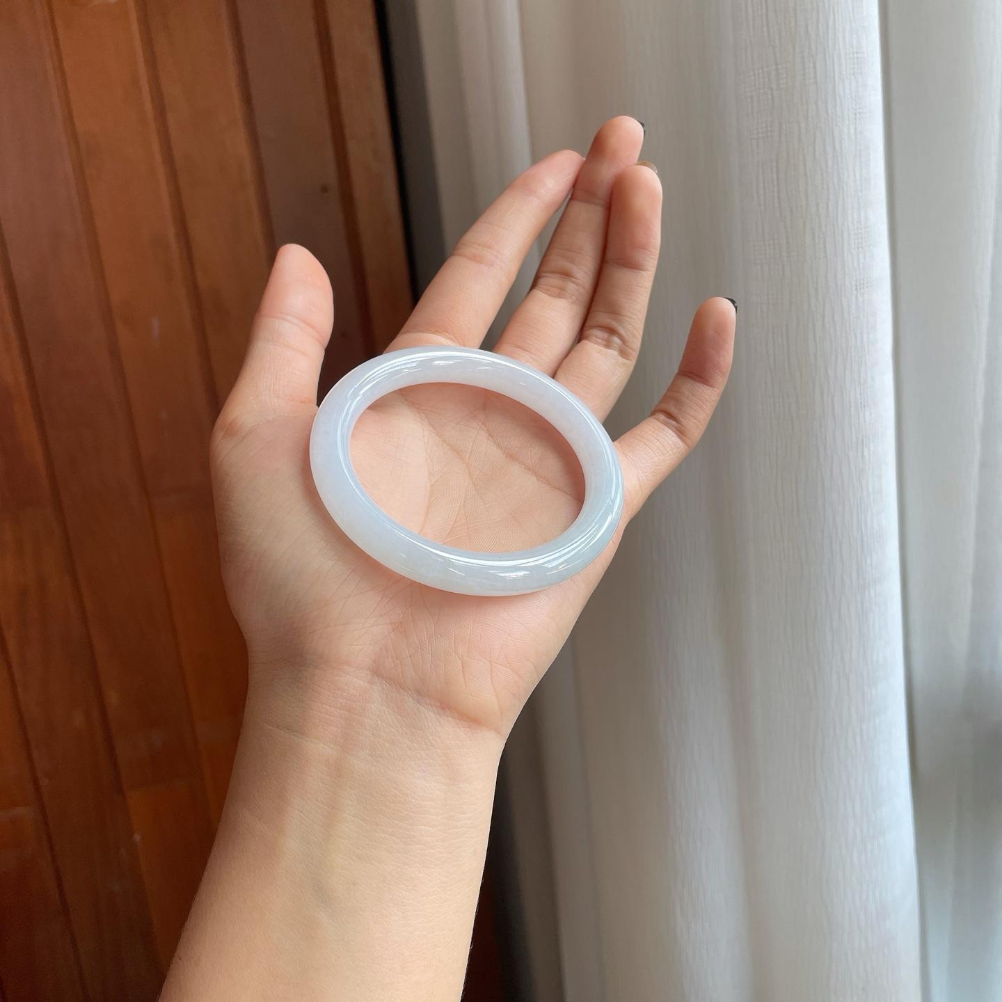 糯冰白月光圆条翡翠手镯（53.5mm）（yc279298）