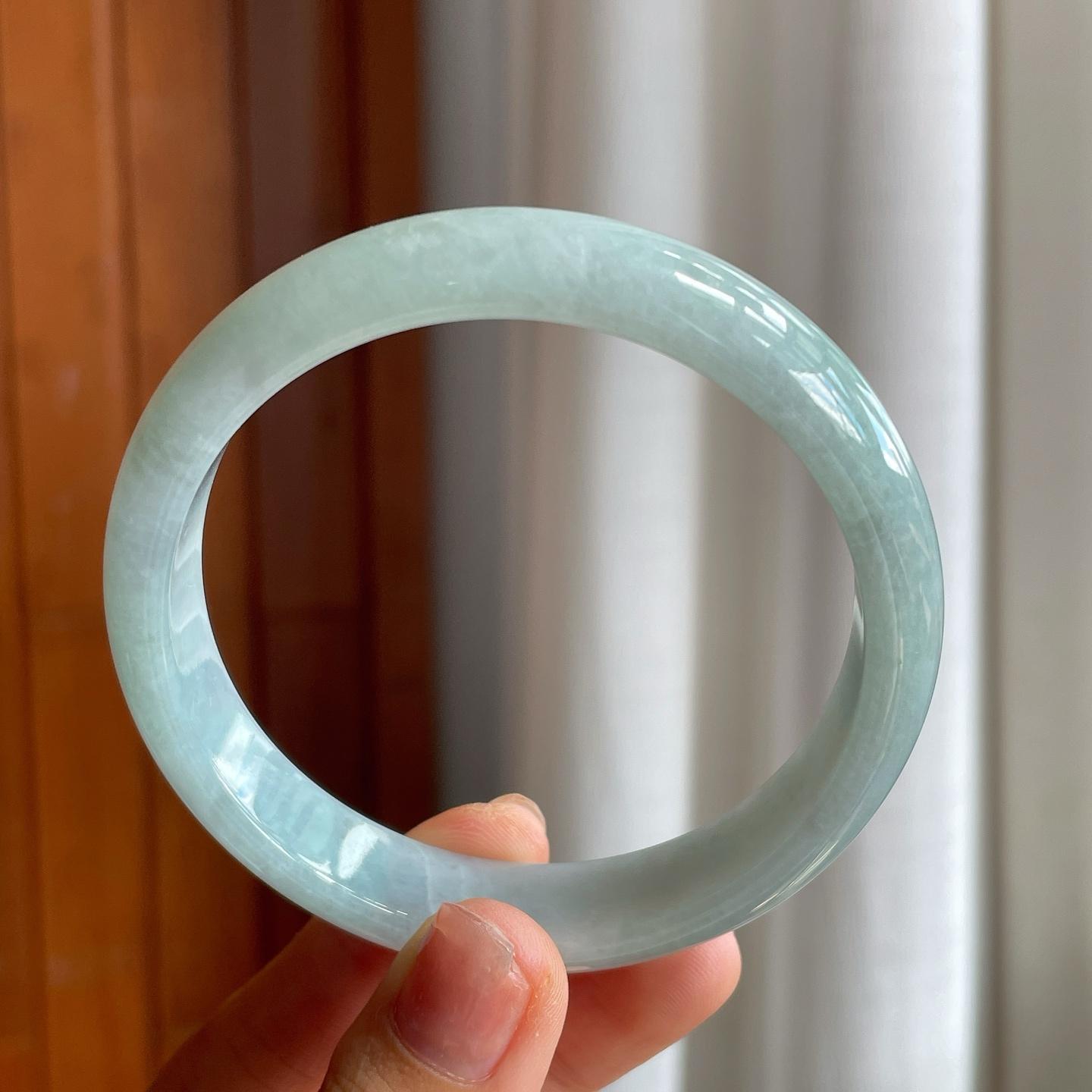糯冰淡底色翡翠平安镯（62mm）（yc215244）