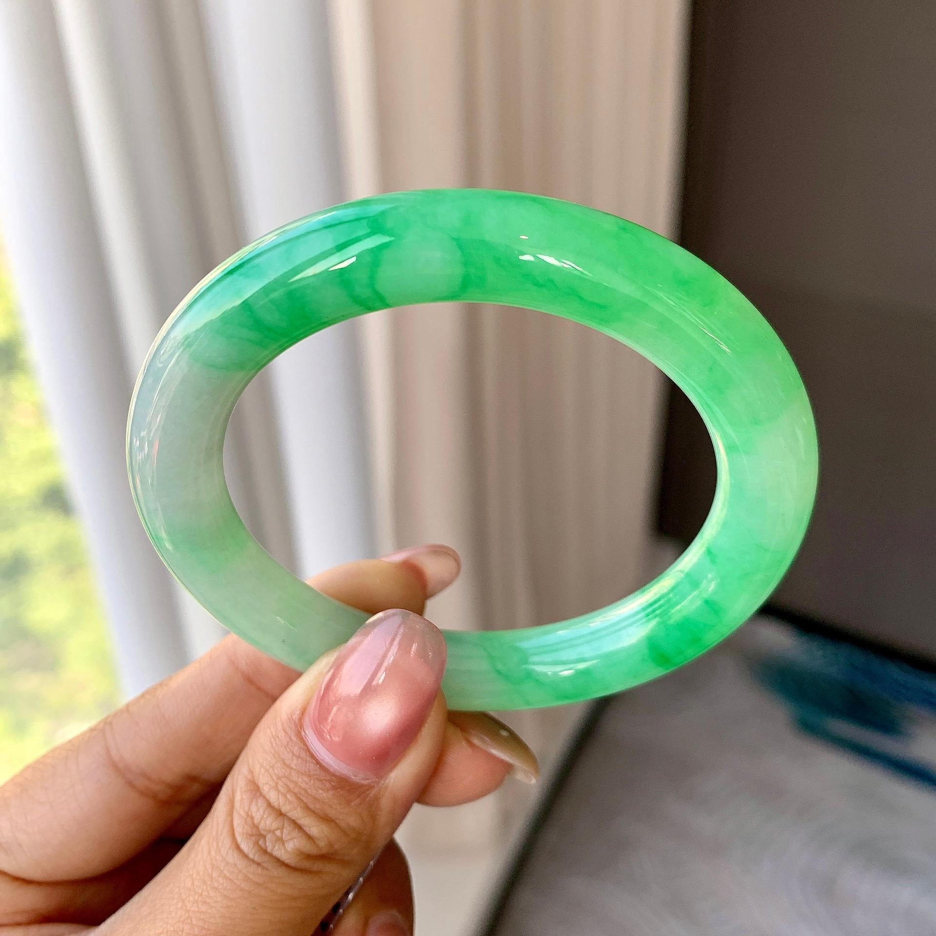 糯冰种翠绿圆条手镯（53mm）（yc290115）
