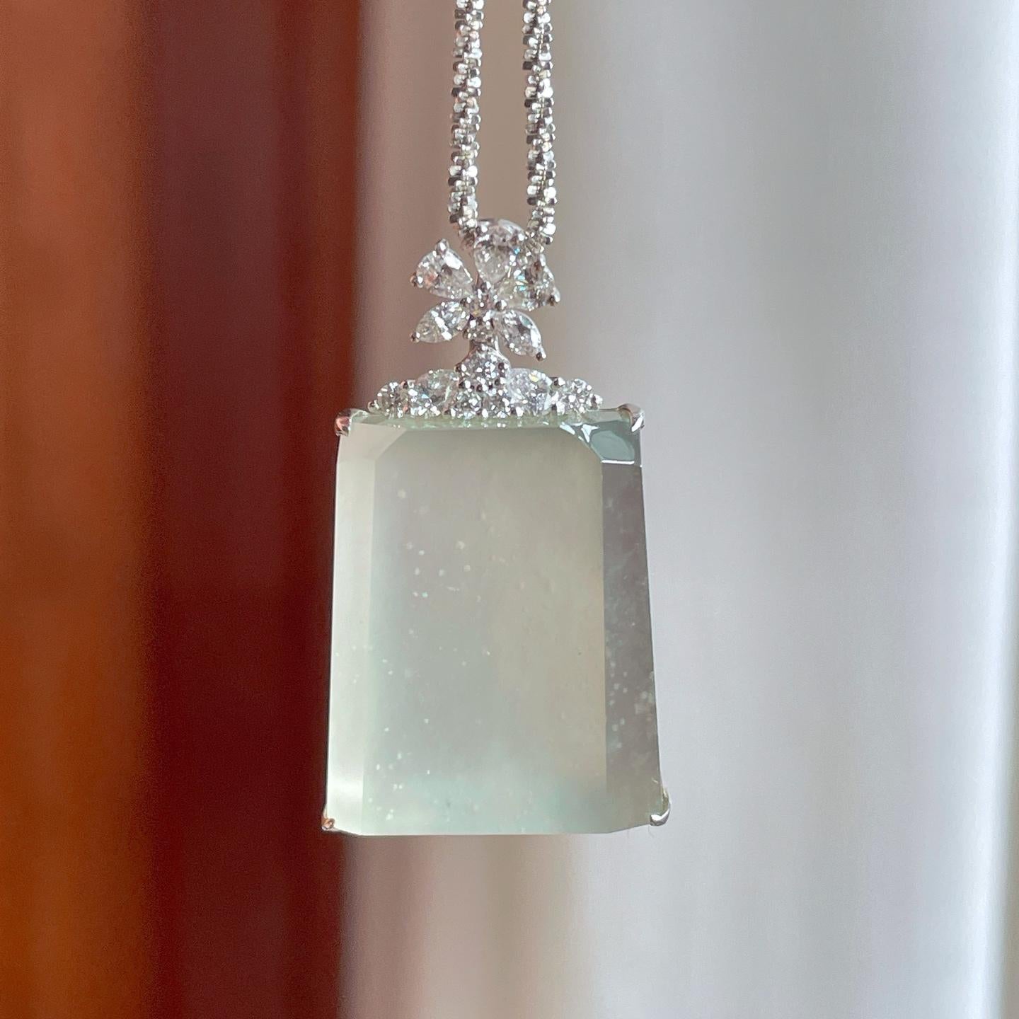 18k金钻镶冰种淡底色翡翠无事牌（yc263554）