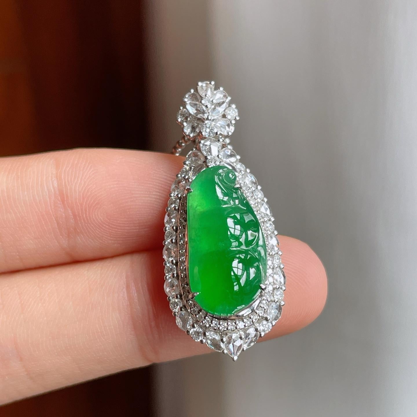 18k金镶冰种满绿翡翠豆子（yc257815）