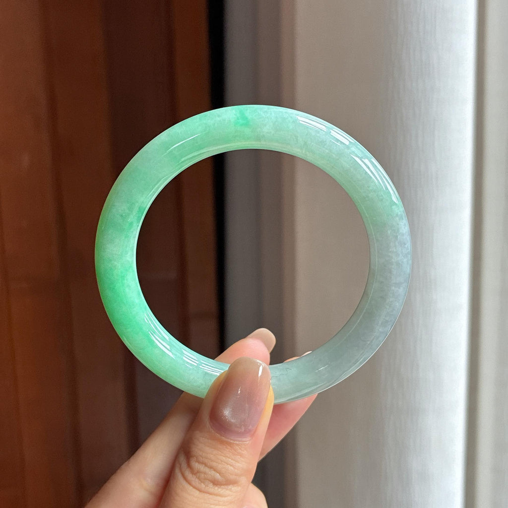 糯冰果绿翡翠圆条手镯 54圈（yc434866）