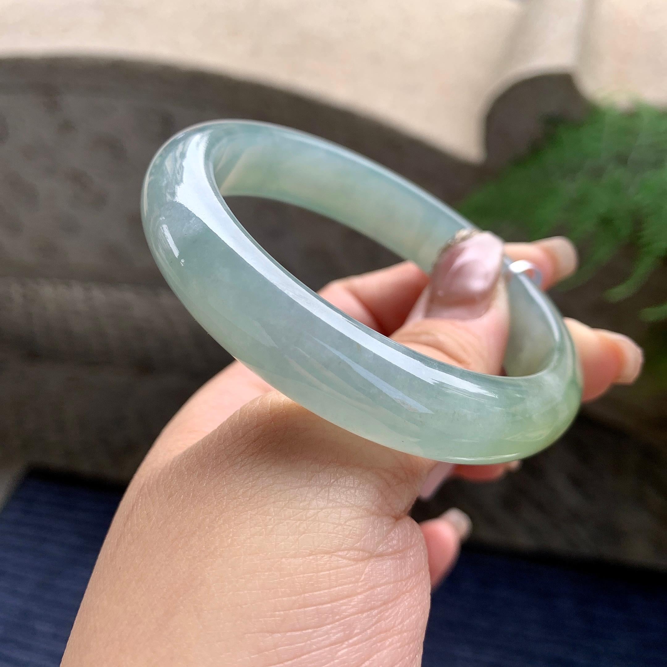 糯冰种晴底黄翡平安镯（57.7mm）（yc297955）