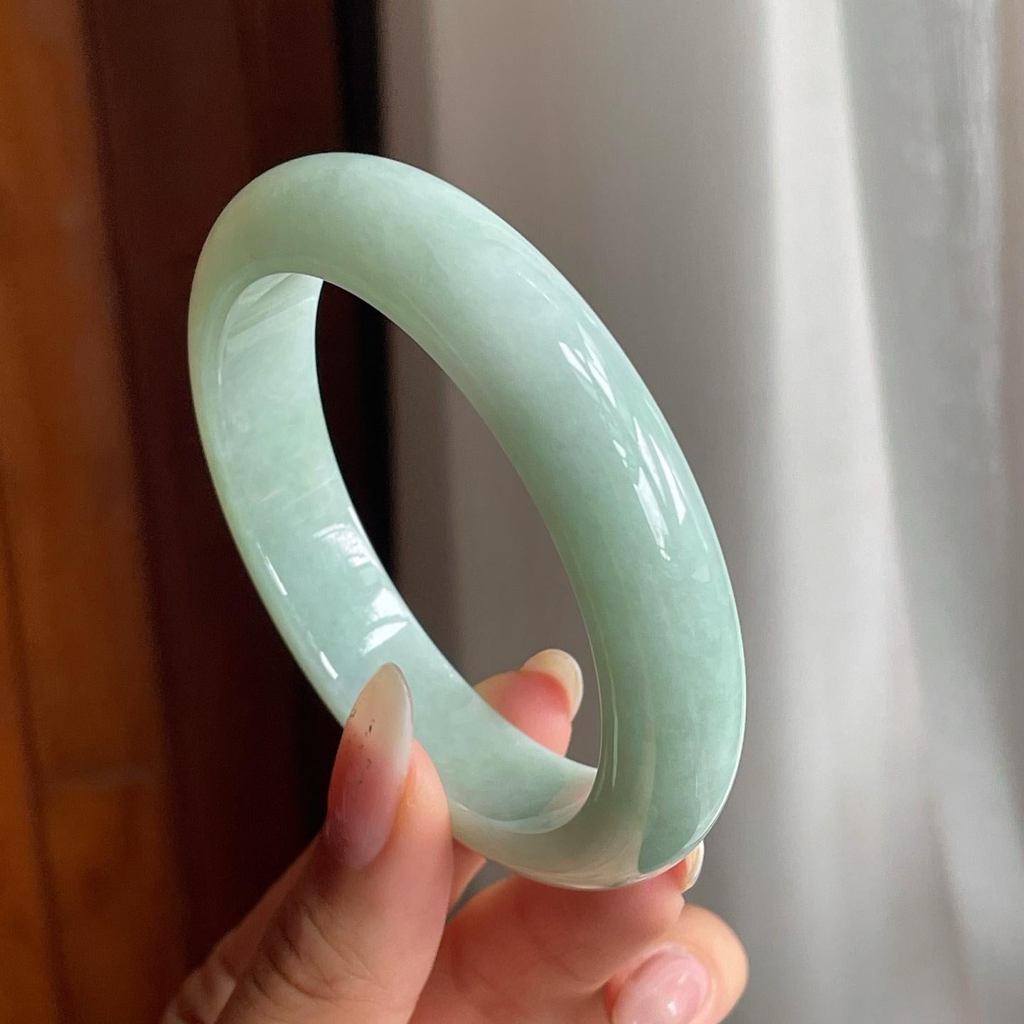 糯冰种晴底翡翠平安镯（56.5mm）（yc217413）