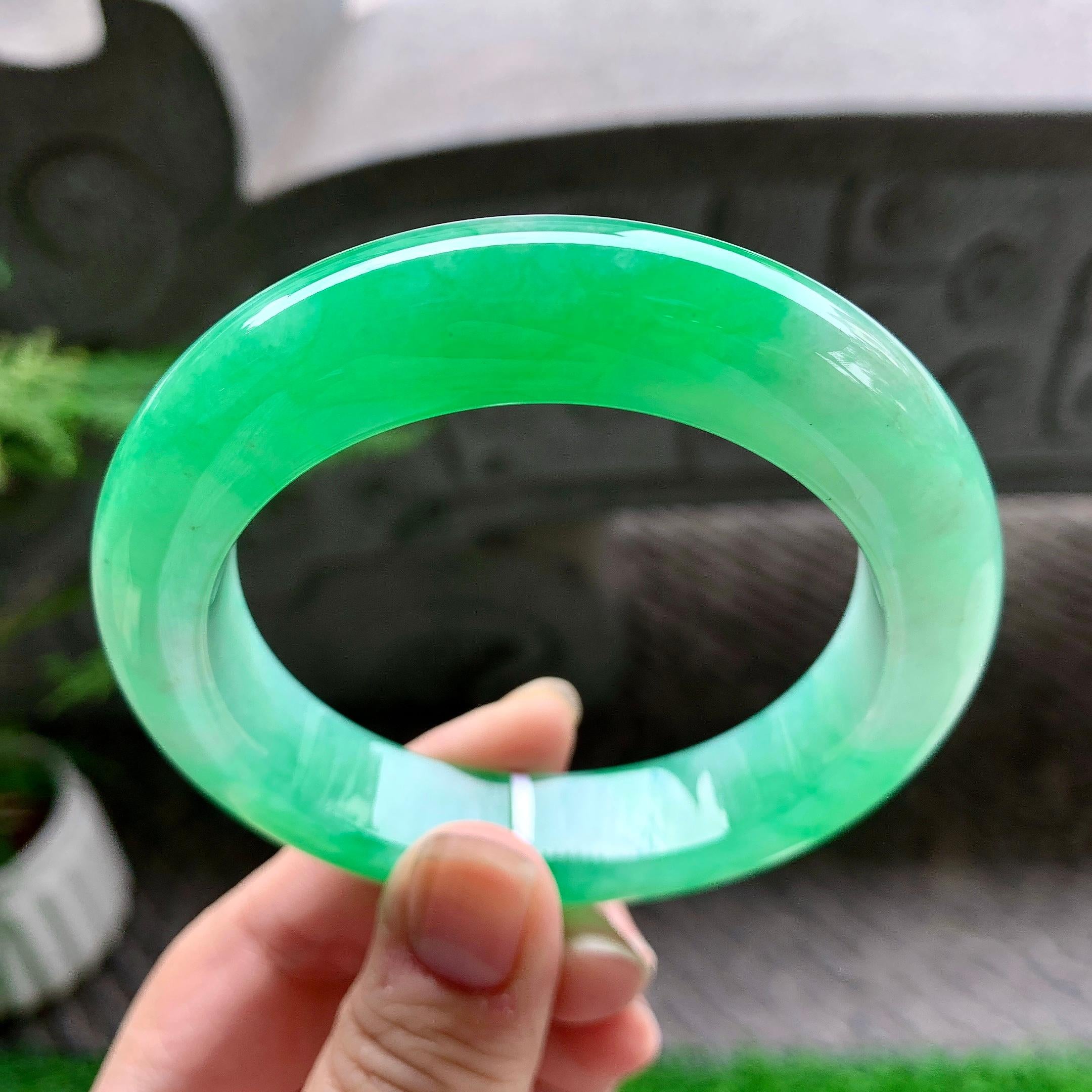 糯冰种阳绿平安镯（59mm）（yc254105）