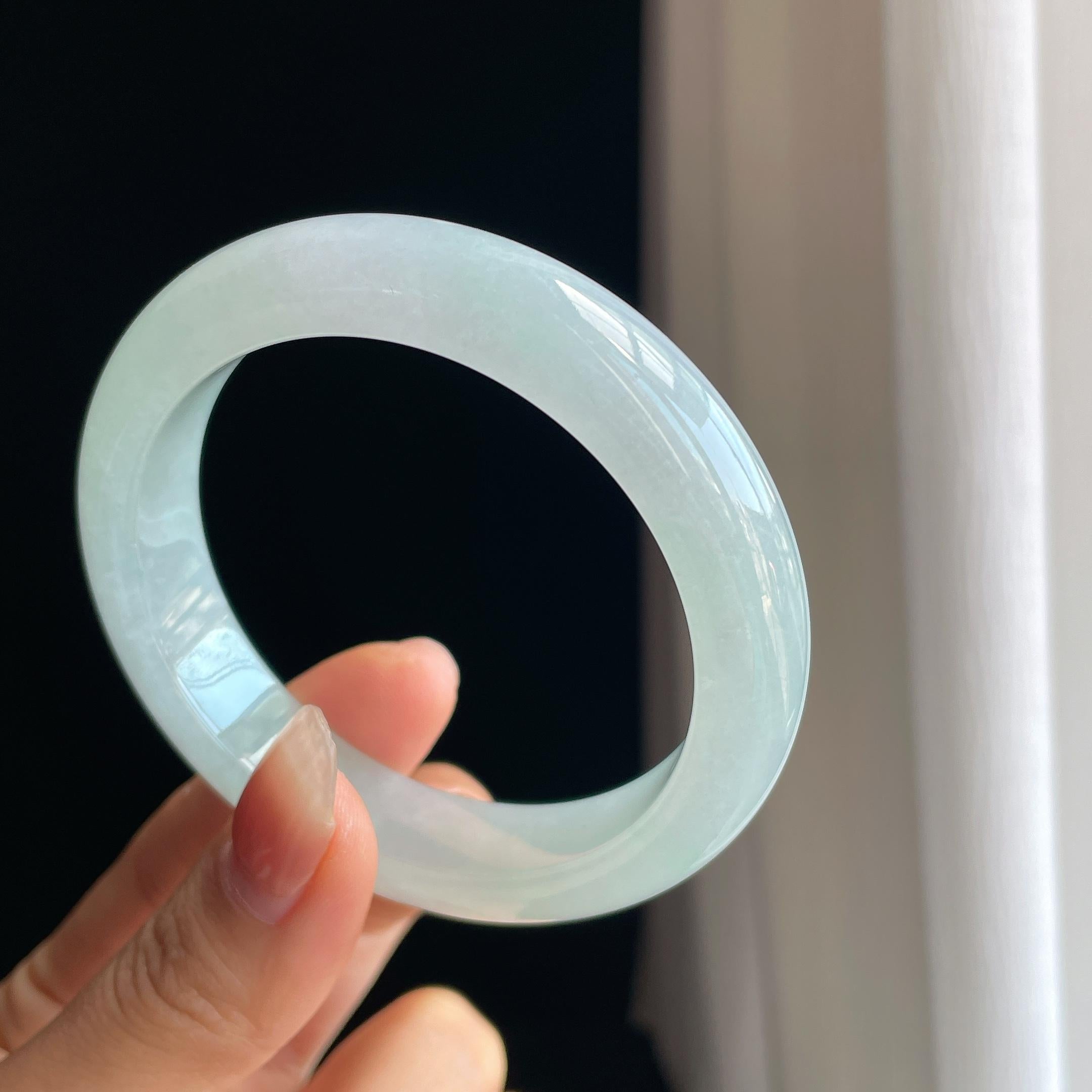 冰种淡春底翡翠平安镯（56mm）（yc326830）