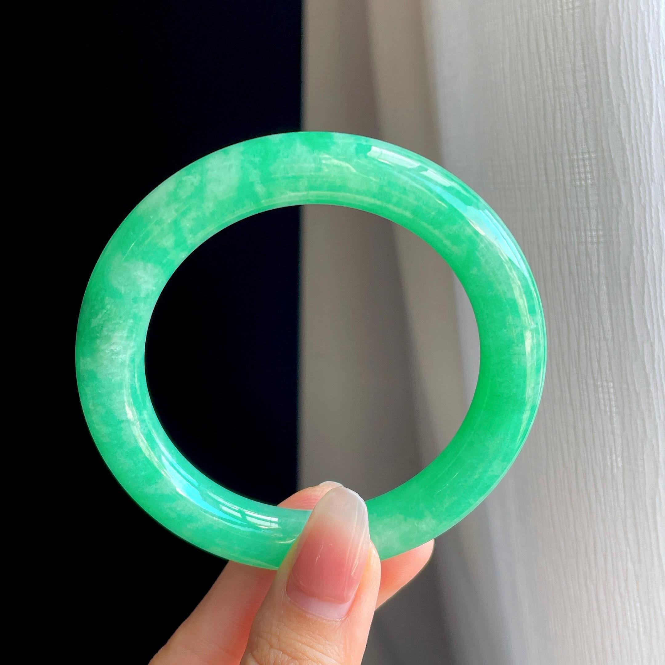 糯冰果绿满绿翡翠圆条手镯（57mm）（yc316711）