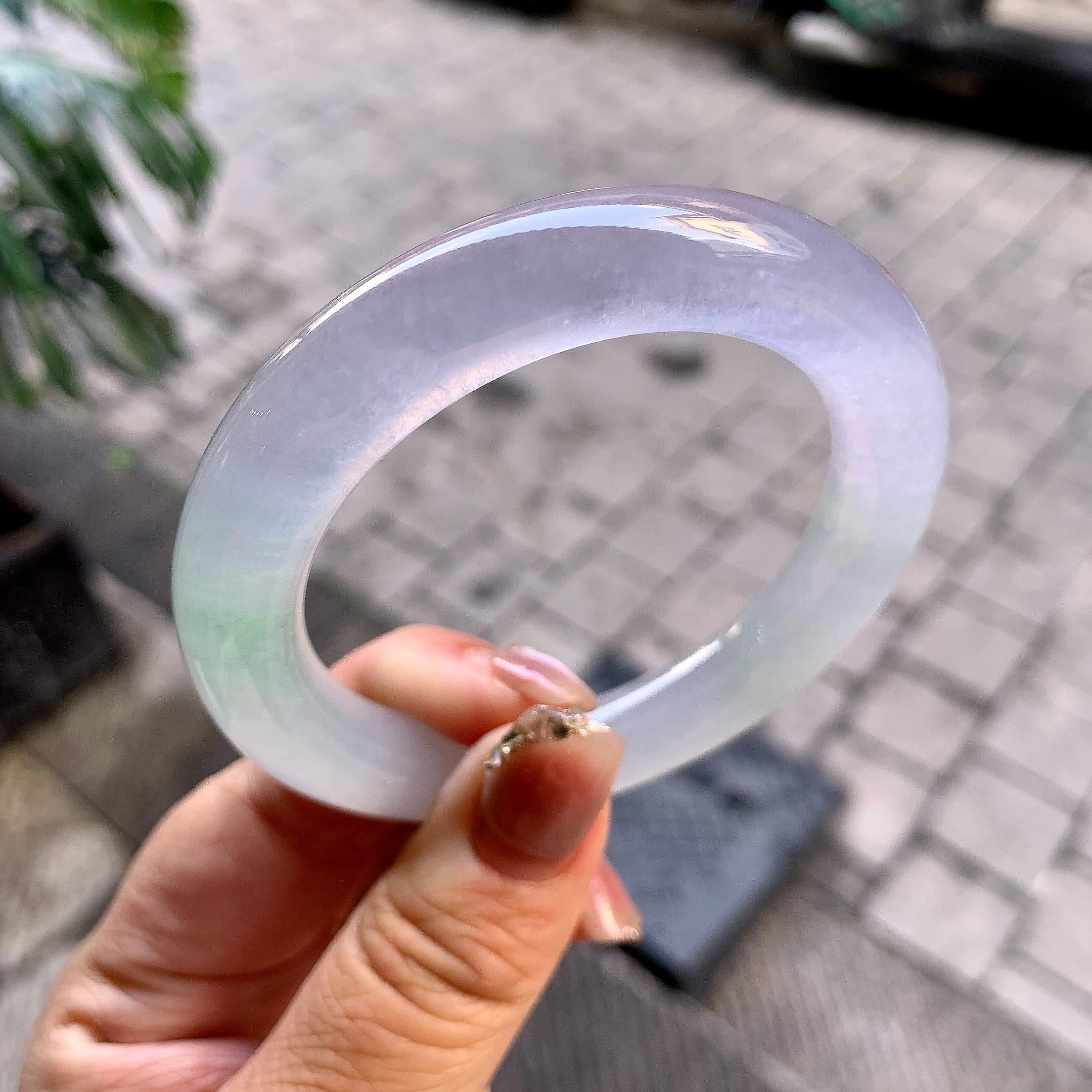 冰种淡春彩圆条手镯（54.7mm）（yc292640）