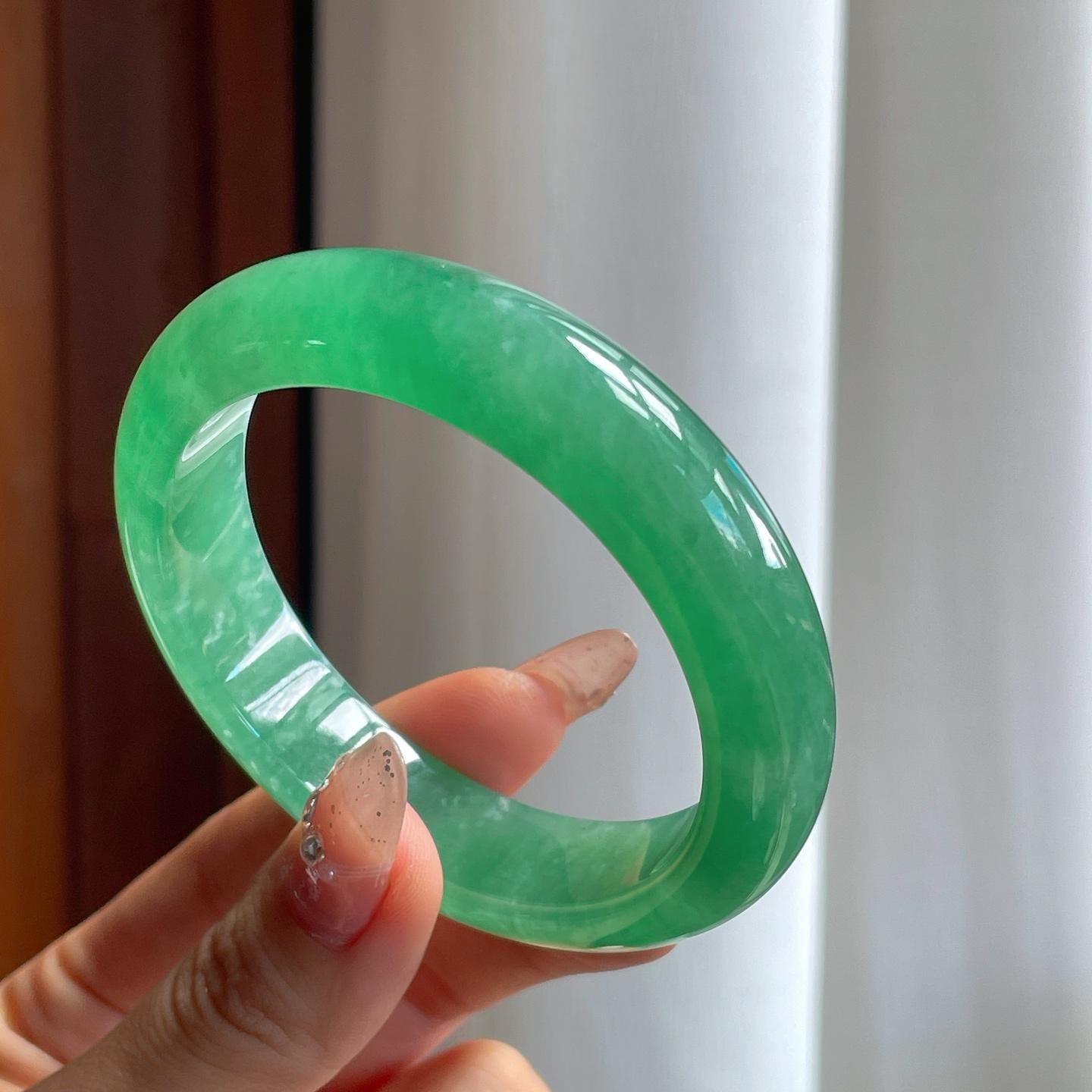 糯冰满绿翡翠平安镯（57mm）