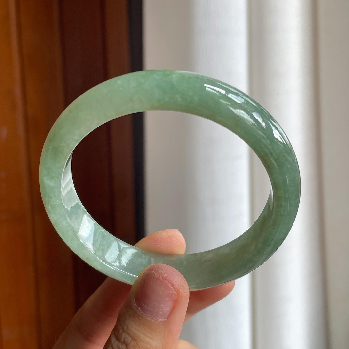 糯冰湖水绿翡翠平安镯（58mm）（yc221935）