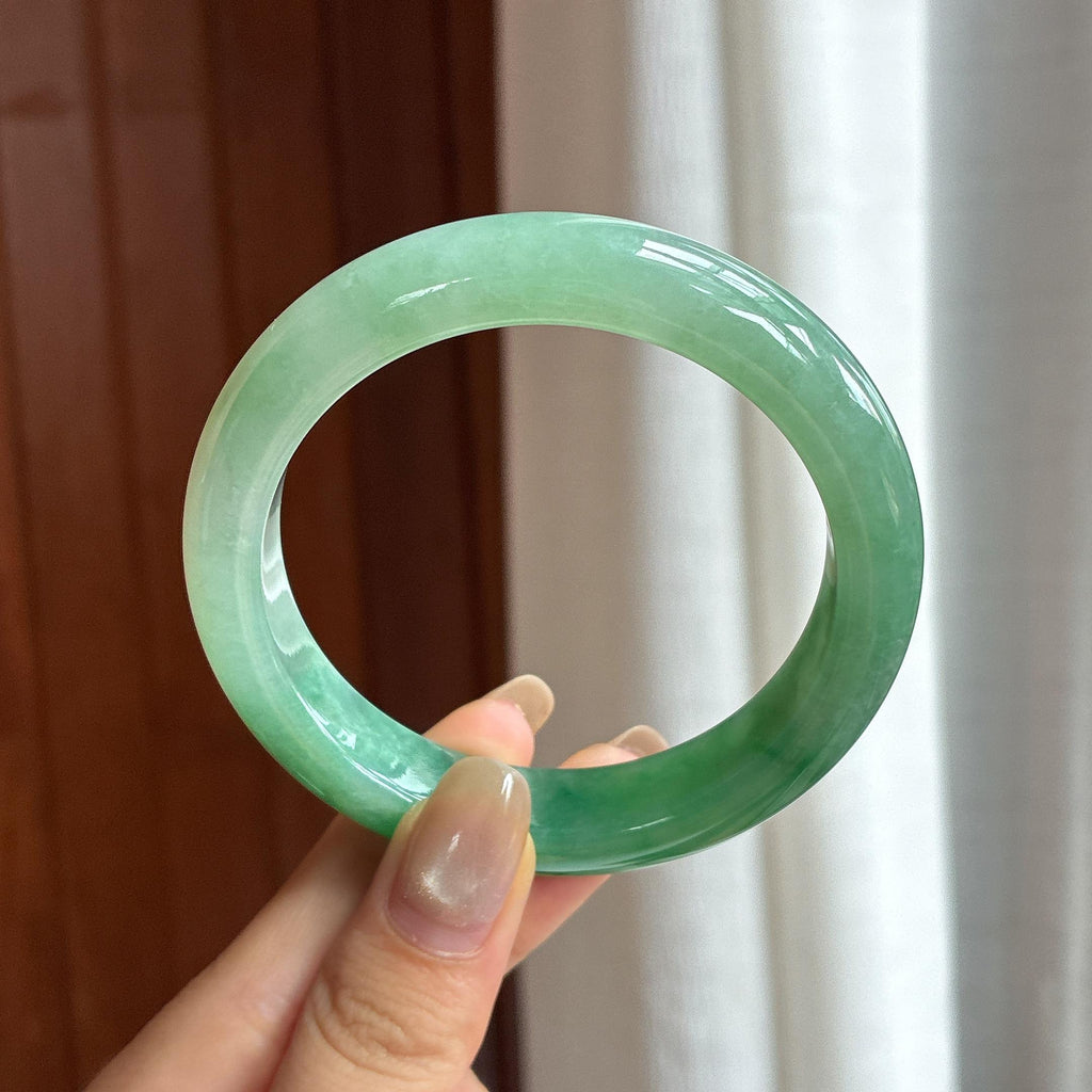 Vòng tay tròn bình an ngọc phỉ thúy Miến Điện tự nhiên loại A màu nước đục băng, vòng 56 (yc451555)