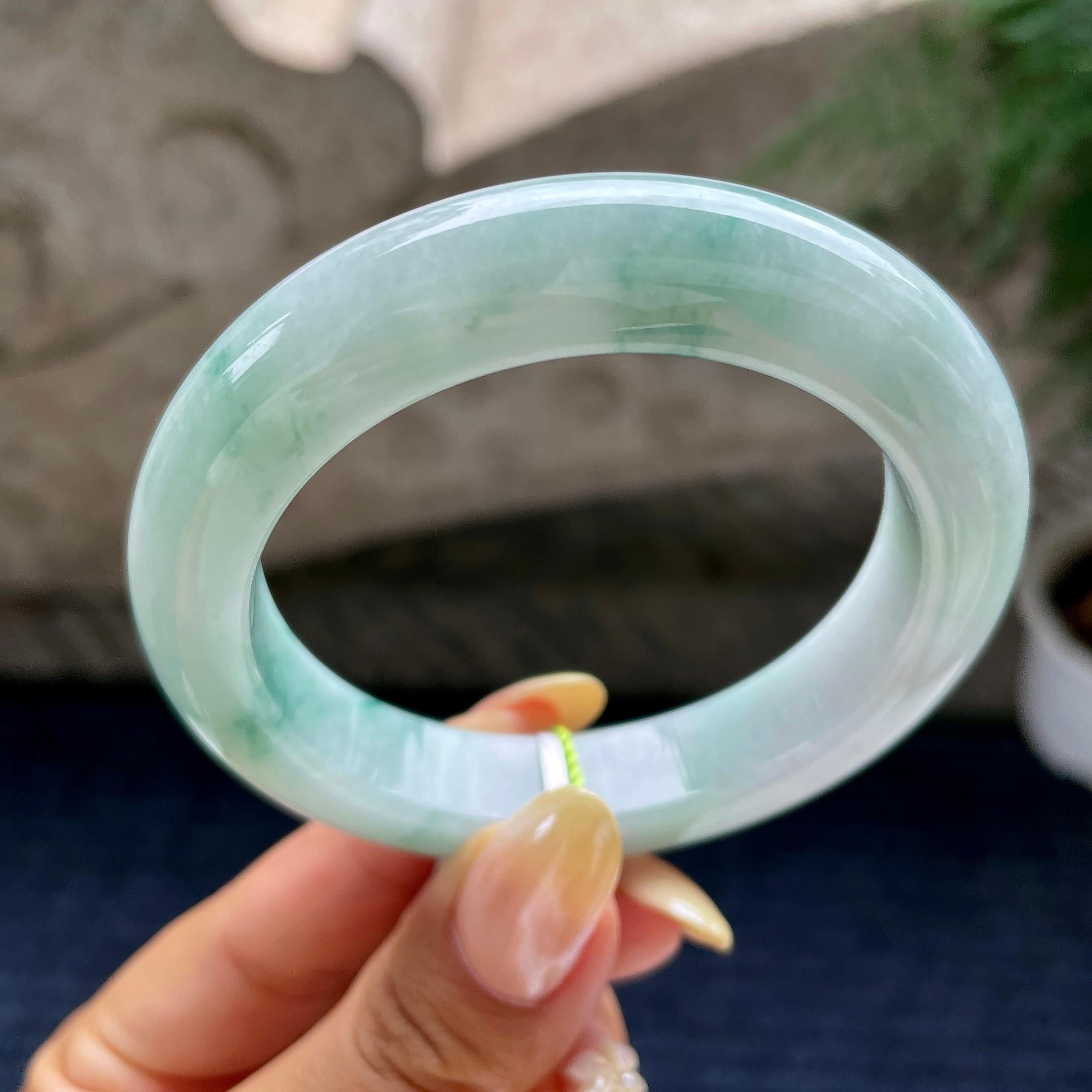 细糯种飘花正圈平安镯55圈           天然缅甸A货翡翠（yc460641）