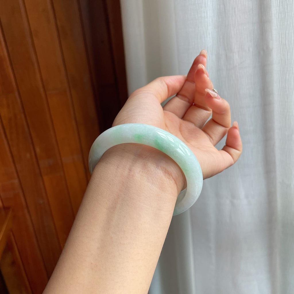 糯冰种飘绿花翡翠平安镯（56mm）
