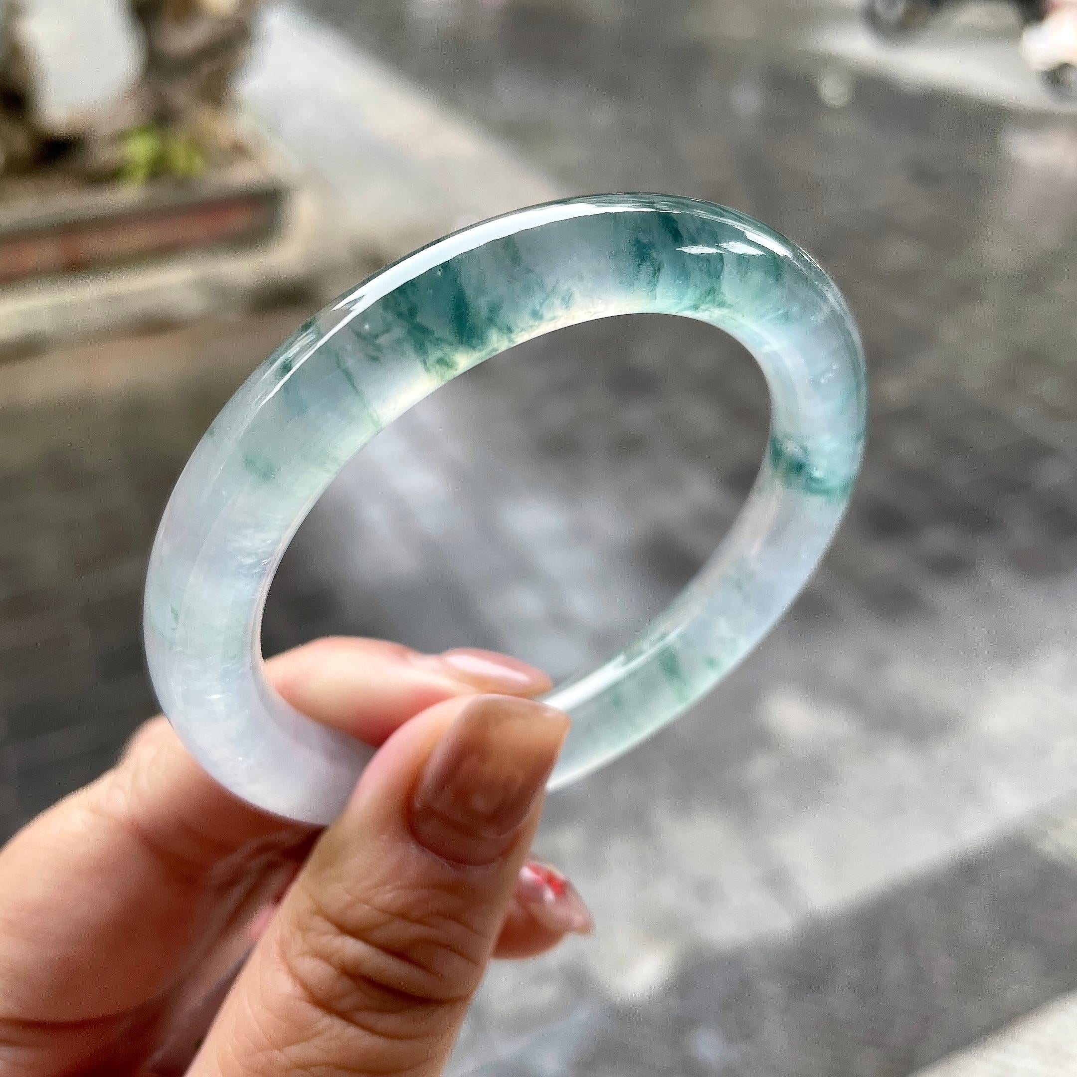 高冰种飘蓝花圆条手镯55.5圈口   天然缅甸A货翡翠（yc350657）