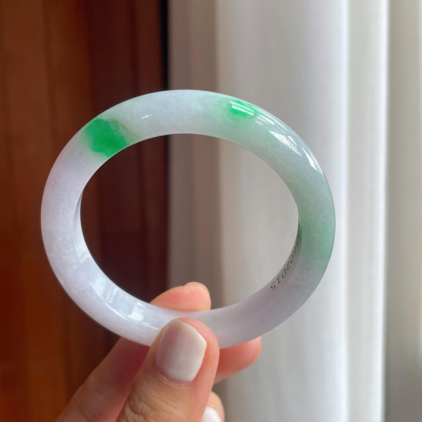 糯冰淡春底带色翡翠平安镯（53.8mm）（yc249157）