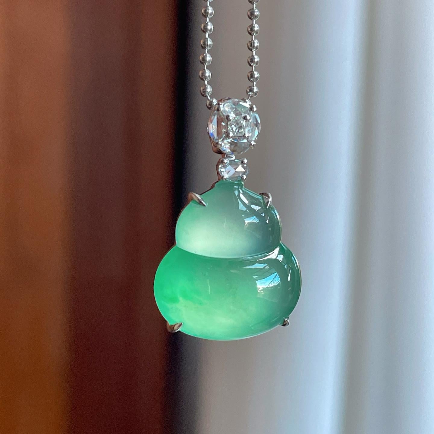 18k金镶冰种带色翡翠葫芦（yc241806）