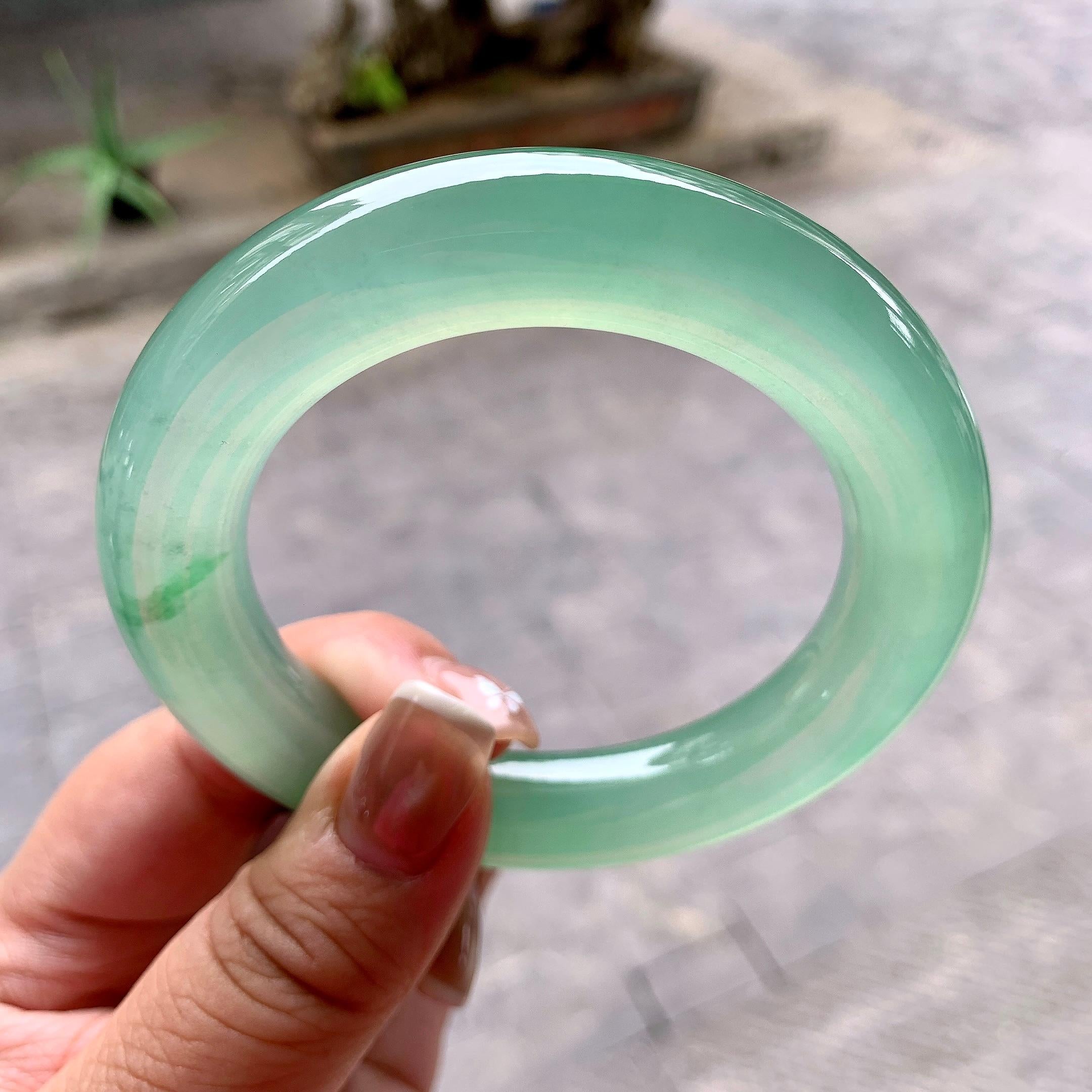 厚装饱满 冰种晴水飘绿花圆条手镯 57圈口 天然缅甸A货翡翠（yc378785）