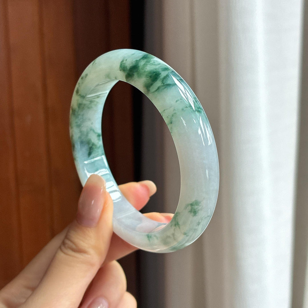 Vòng tay tròn bình an hạt mịn hoa bay, size 56, Ngọc phỉ thúy tự nhiên loại A Myanmar (yc450848)