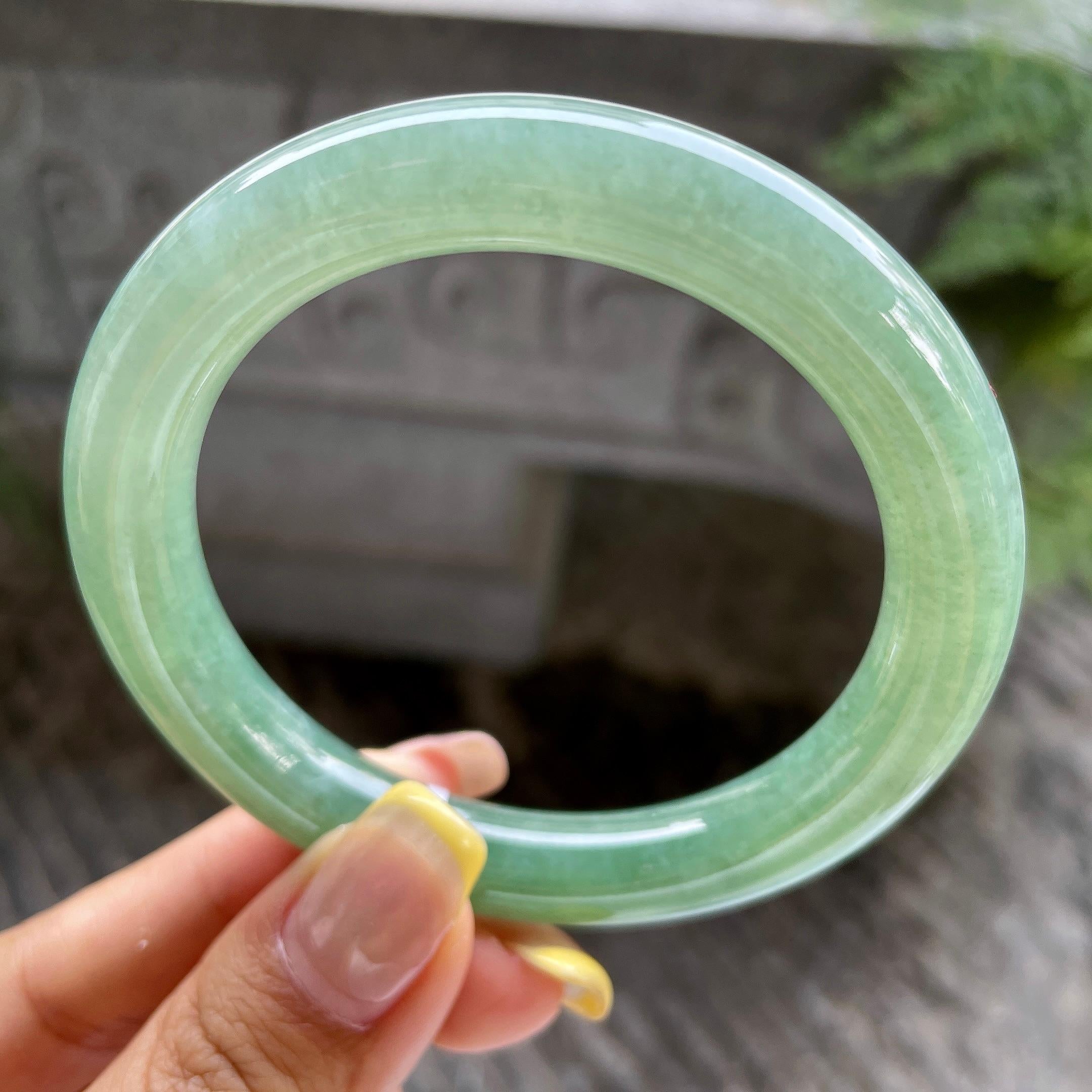 细糯种油青色圆条手镯55.5圈            天然缅甸A货翡翠（yc389232）