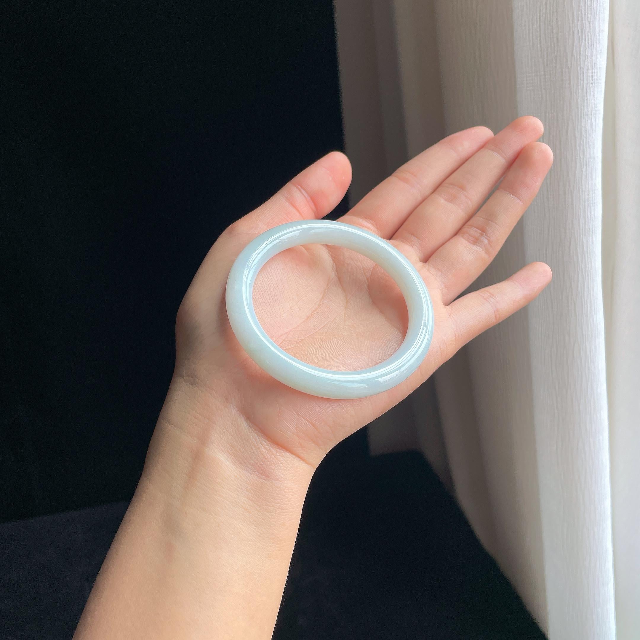 糯冰白月光翡翠圆条手镯（54mm)（yc374815）