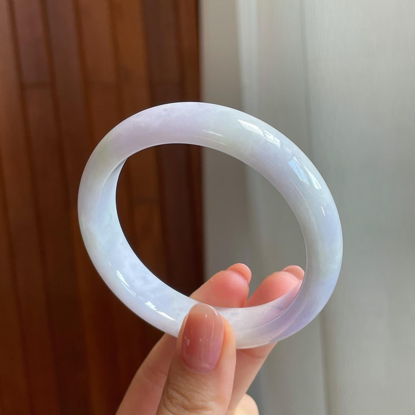 糯冰春带彩翡翠平安镯(55.6mm)（yc323111）