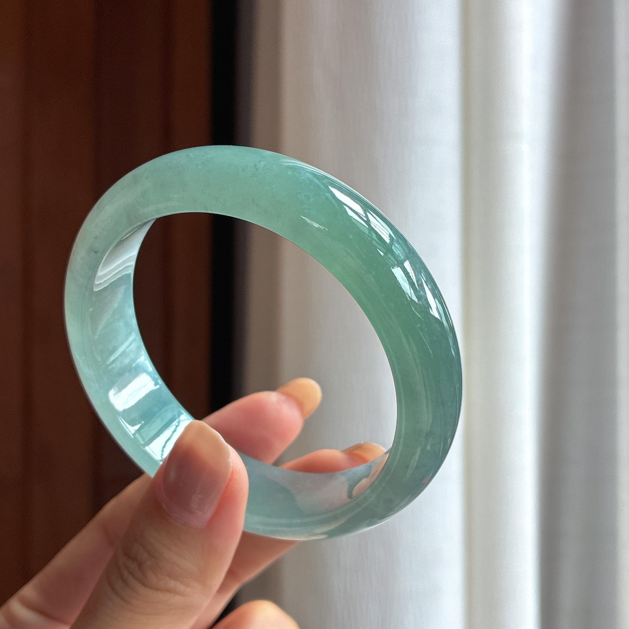 冰种湖水蓝宽版翡翠平安镯（57.8mm）（yc420191）