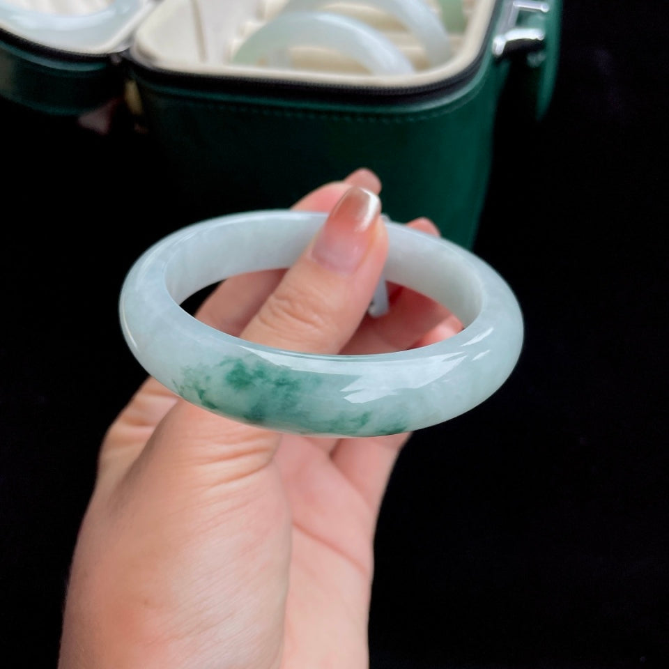 糯冰飘蓝花正圈翡翠手镯（57mm）（yc017164）