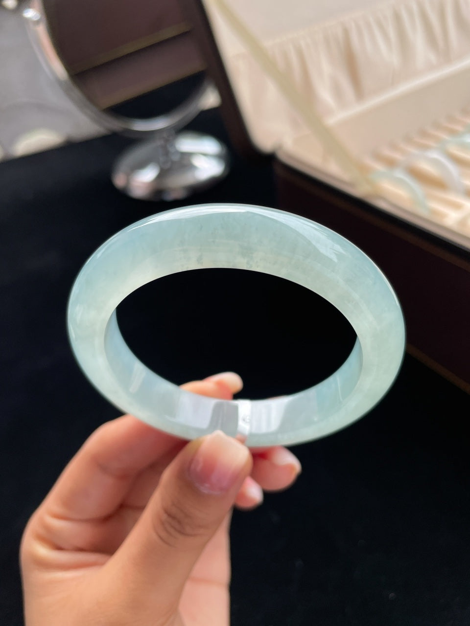 冰种蓝晴底正圈翡翠手镯（55mm）（yc013665）