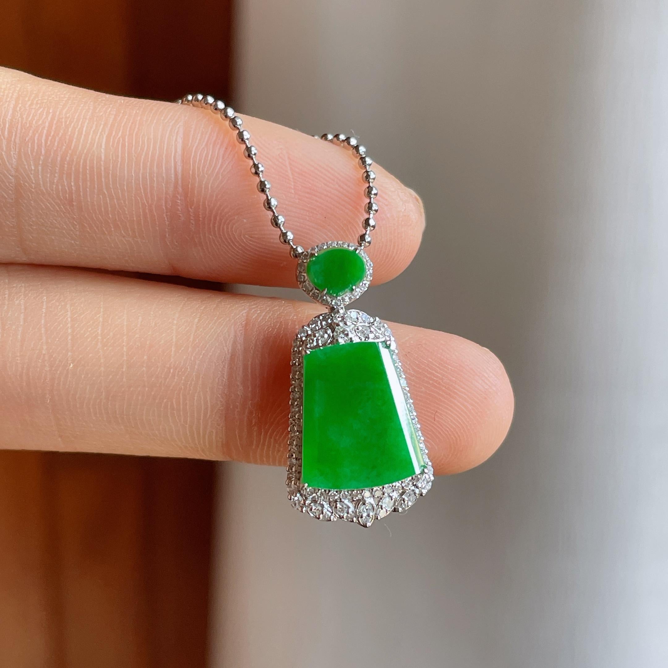 18k 金镶糯冰种满绿翡翠无事牌（yc314125）