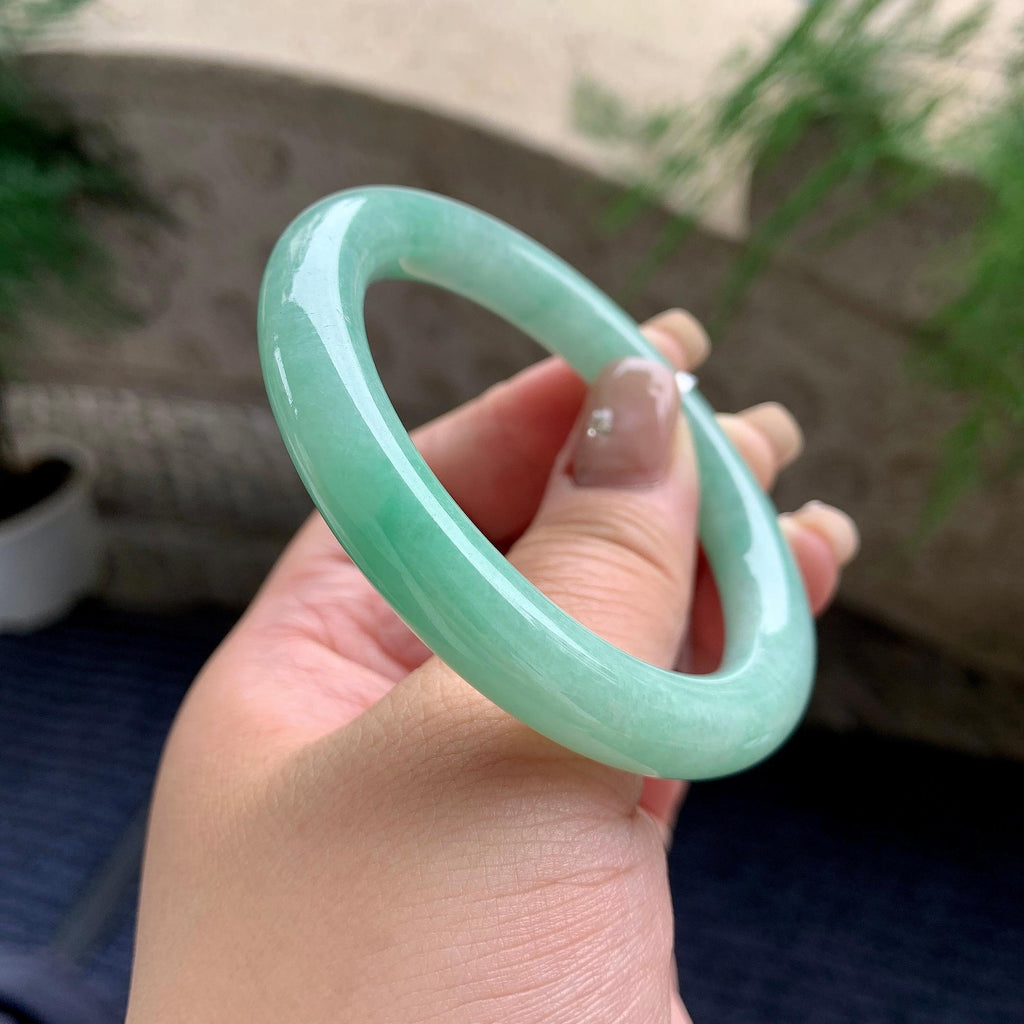 细糯种翠绿圆条手镯 54.3圈口 天然缅甸A货翡翠（yc460735）