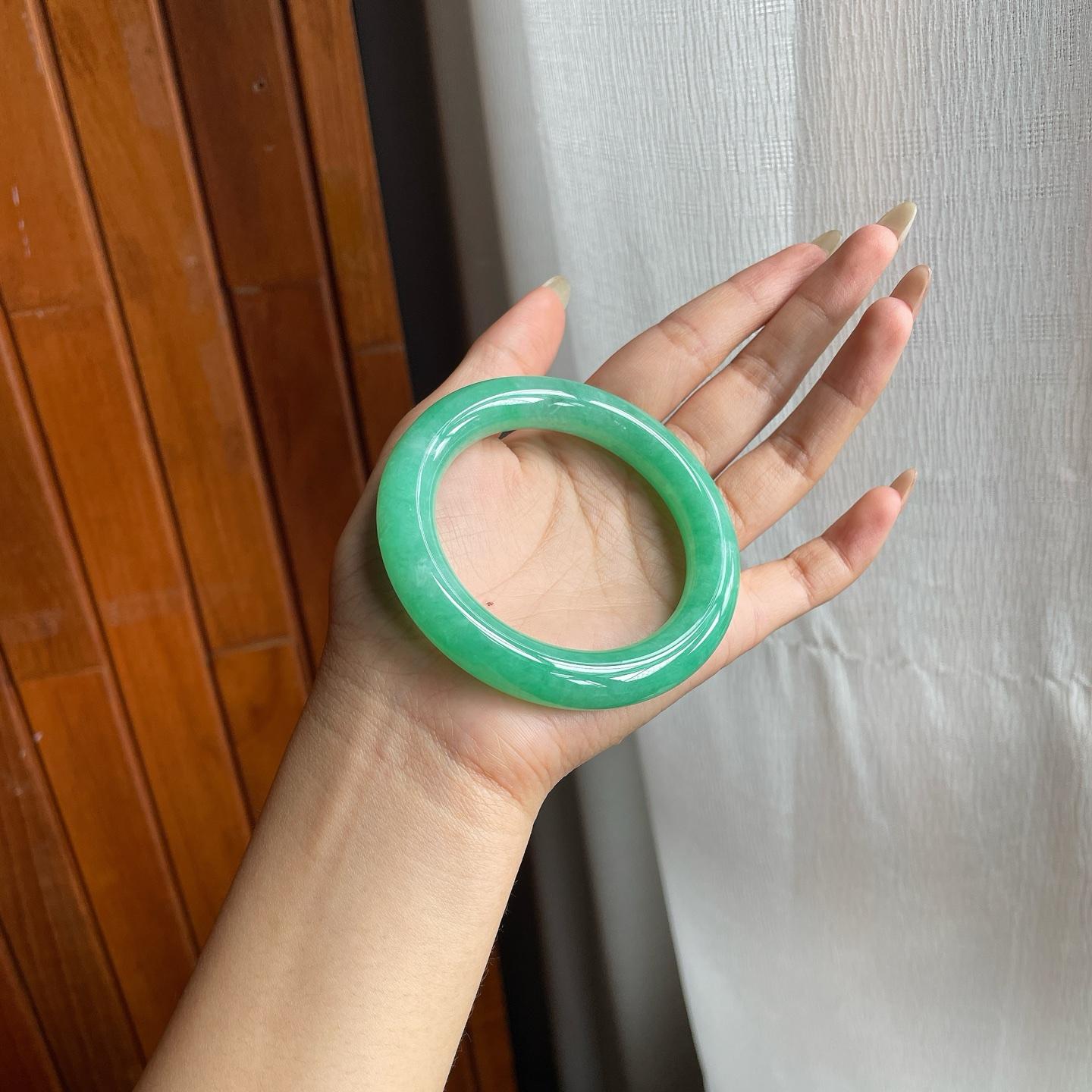 糯冰种满绿翡翠圆条手镯（54.6mm）（yc221900）